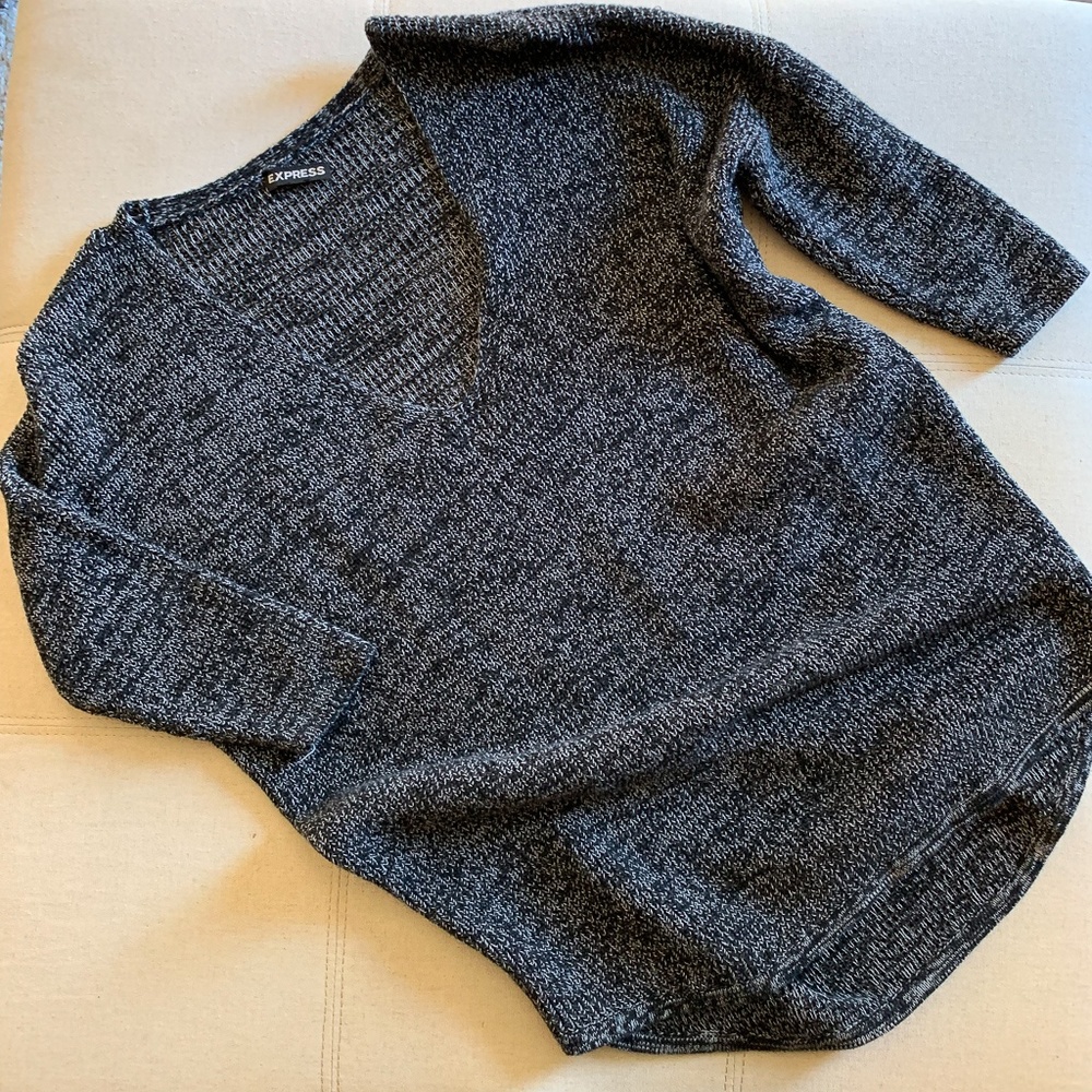 Express Half Sleeve Grey V Neck Tunic Sweater S M